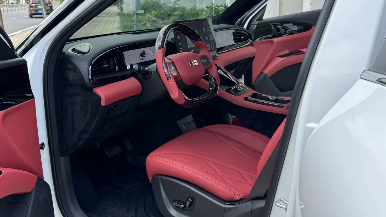 Bọc vô lăng ô tô Ngọc Phát Auto