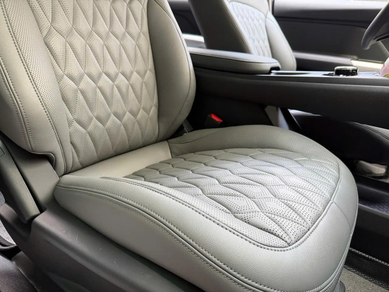 Bọc ghế VinFast Limo Green 2026